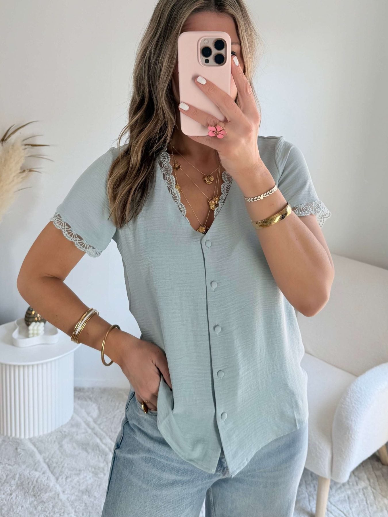 Blouse bleue vert détail dentelle