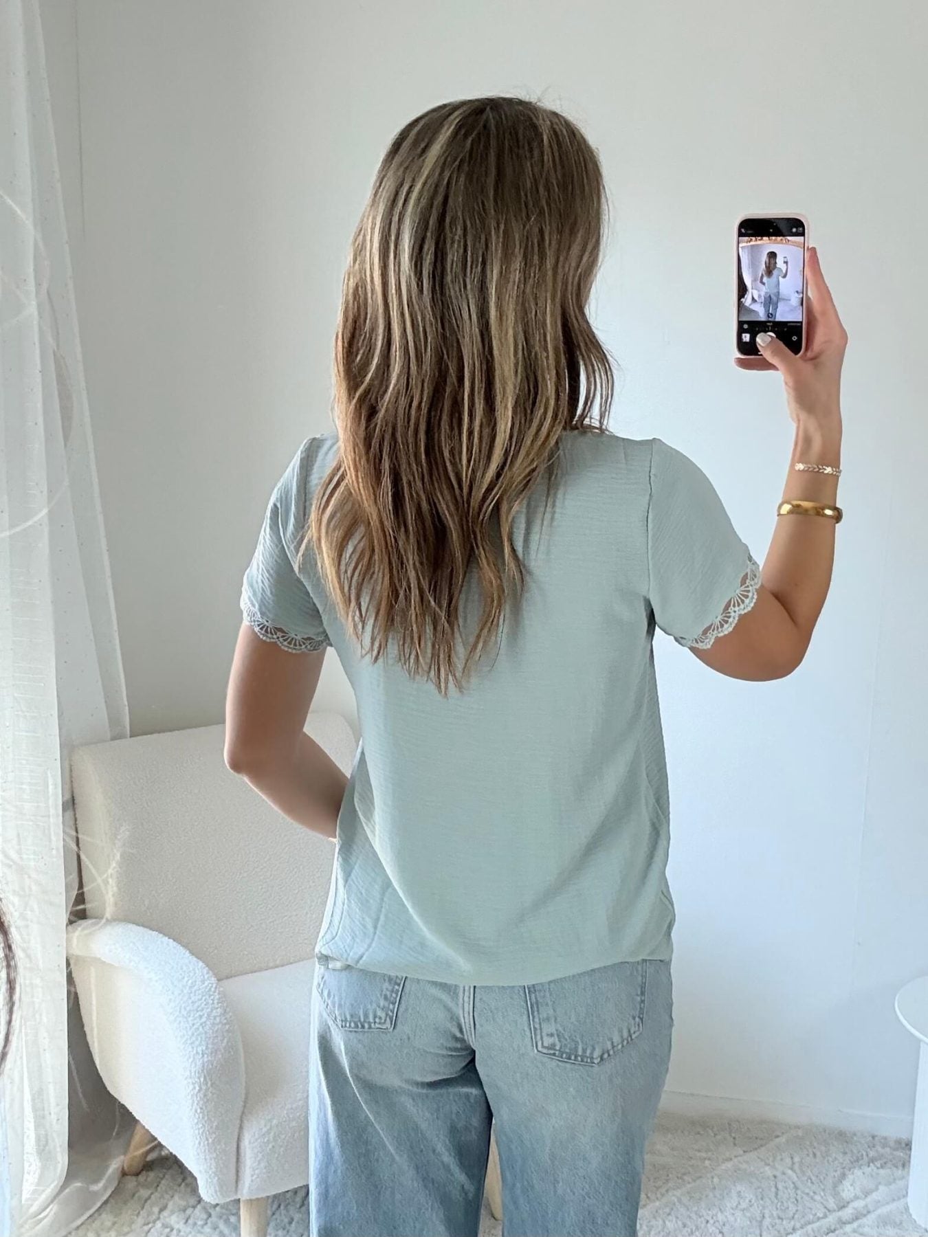 Blouse bleue vert détail dentelle