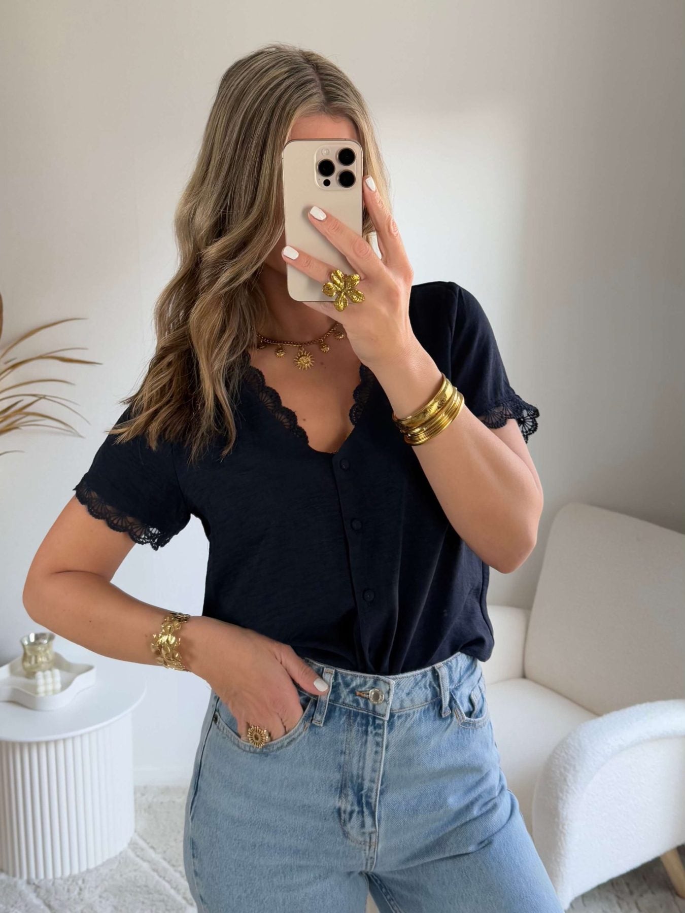 Blouse marine détails dentelle