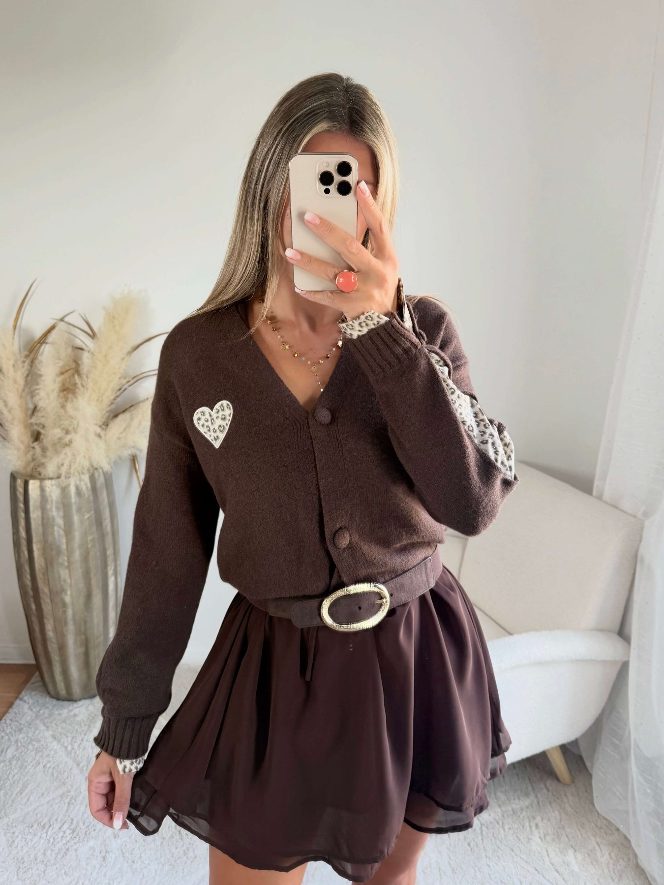 Cardigan marron Colette à cœurs léopard, disponible du 36 au 46