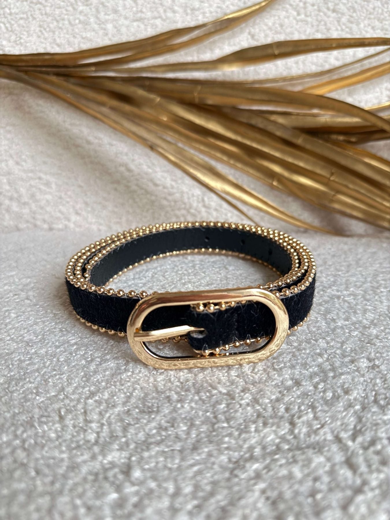 Ceinture fine noire dorée