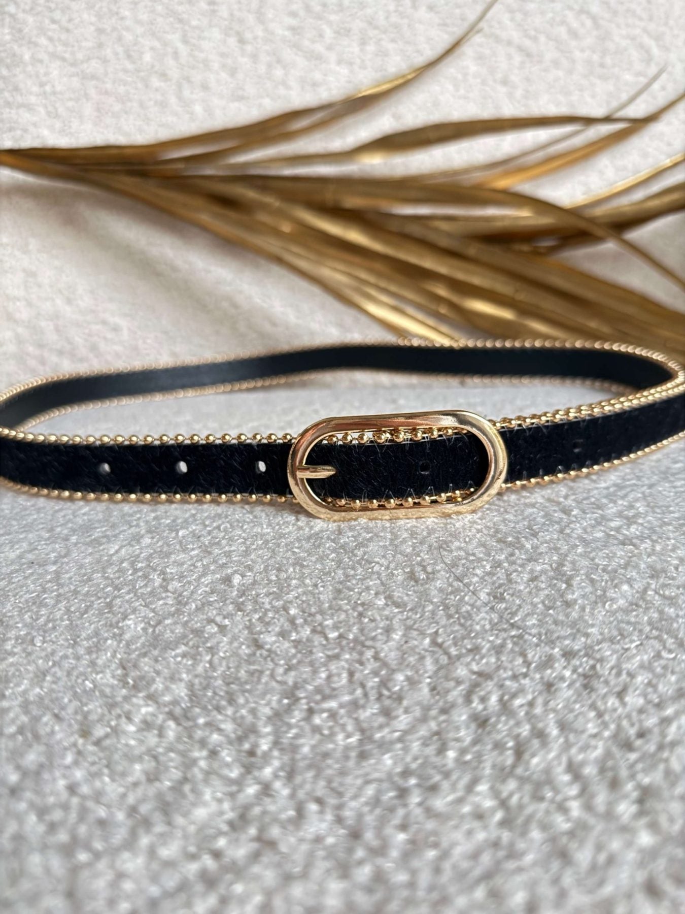 Ceinture fine noire dorée