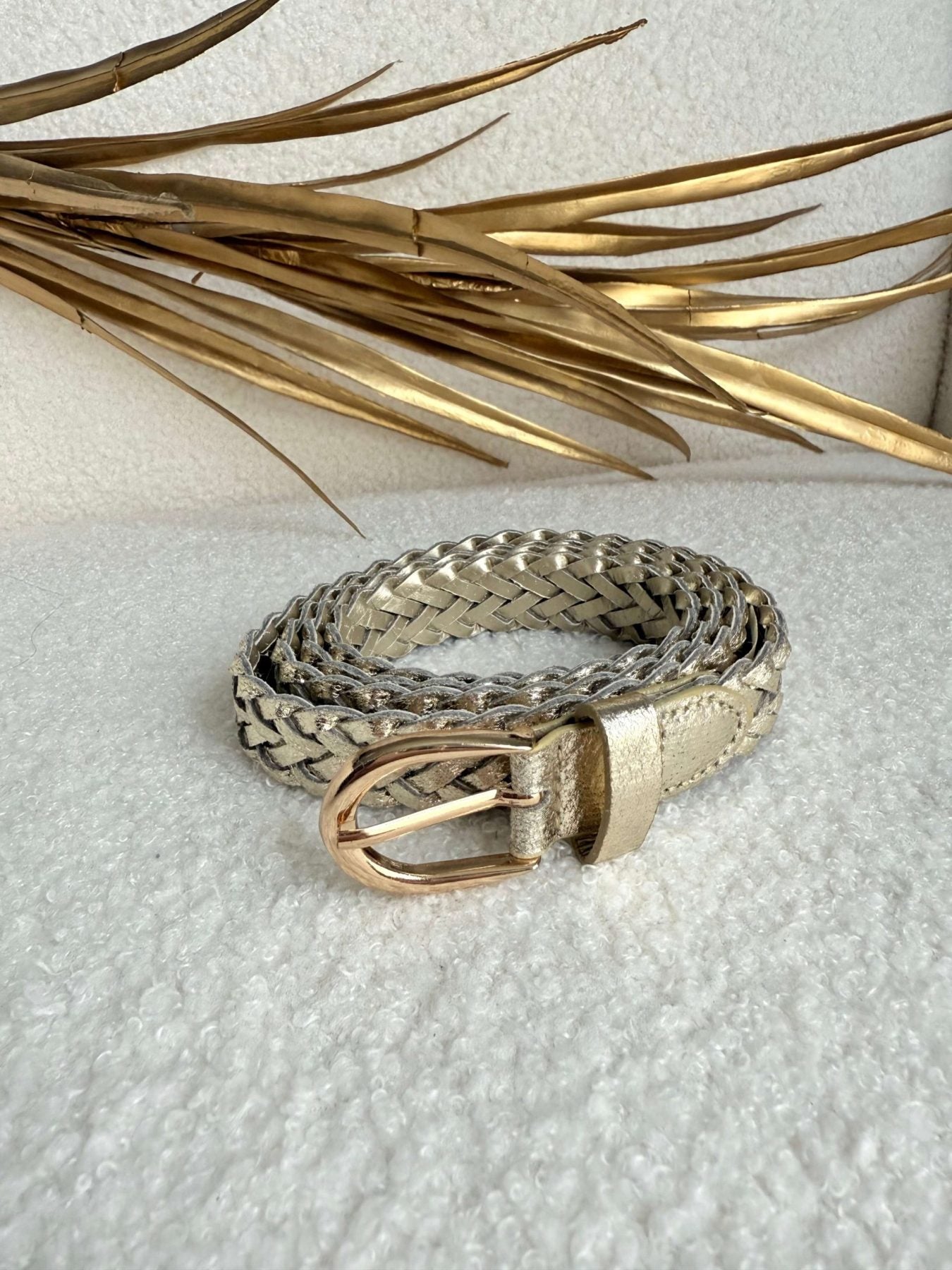 Ceinture fine tressée dorée