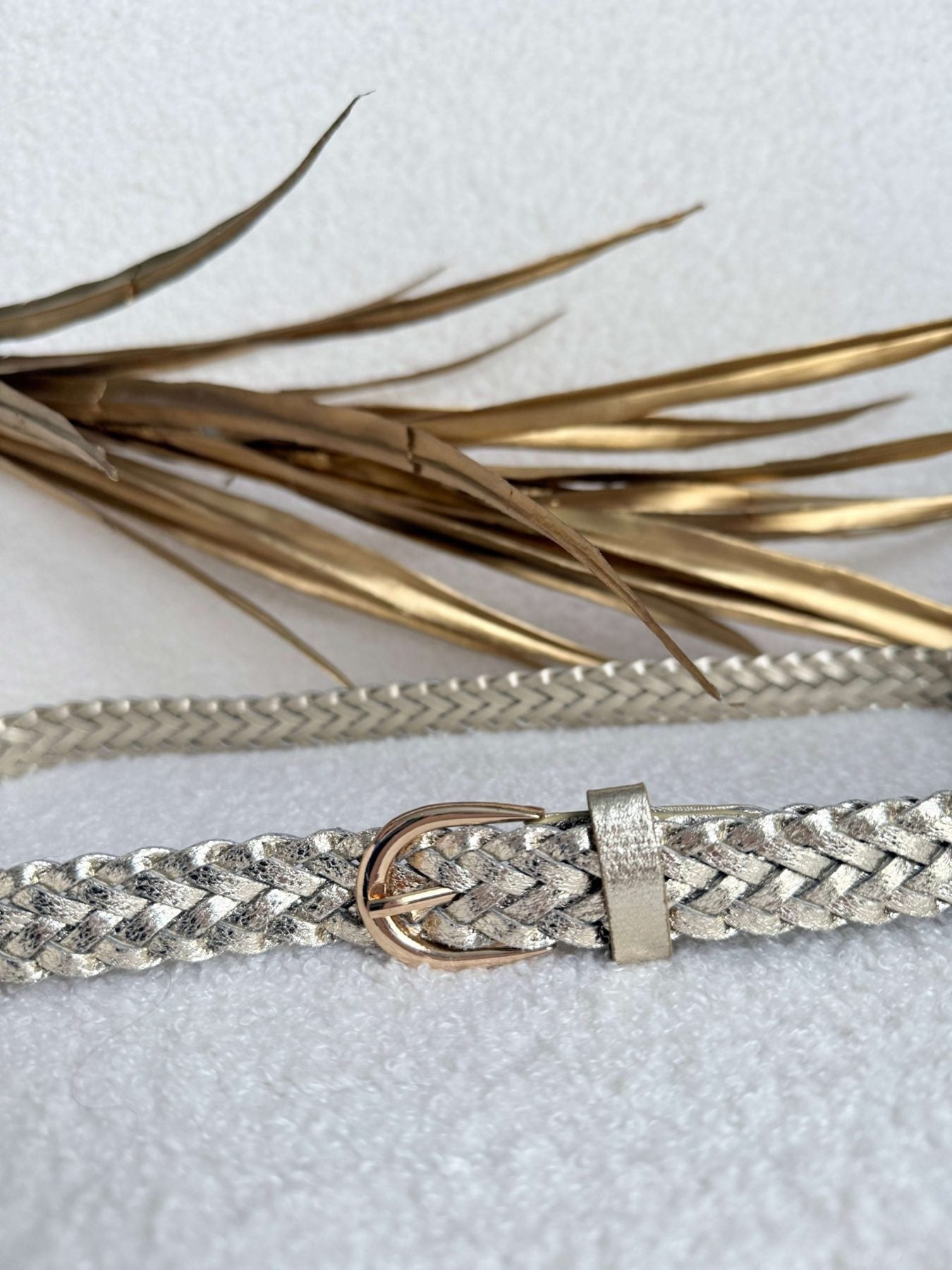 Ceinture fine tressée dorée