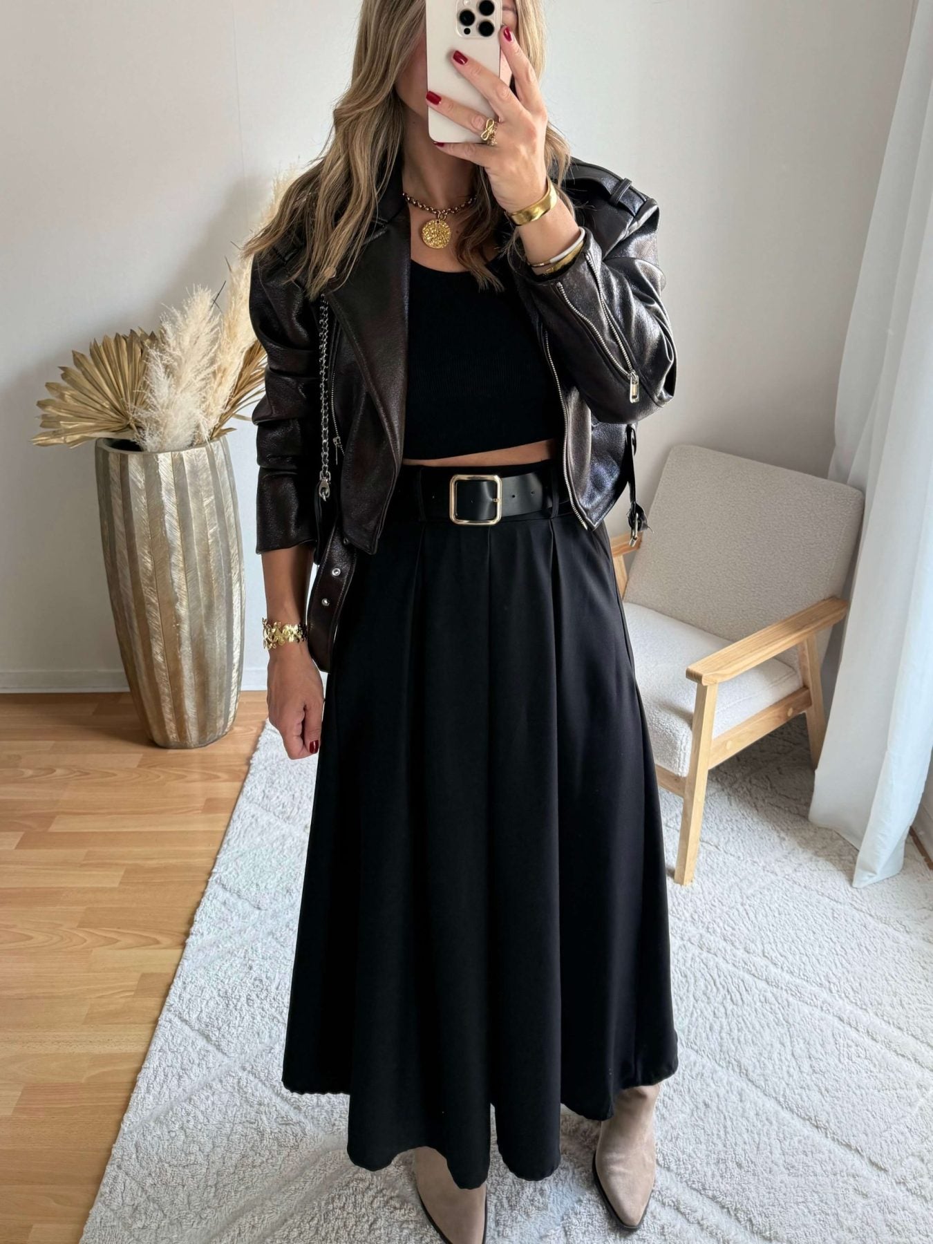 Jupe noire à poches