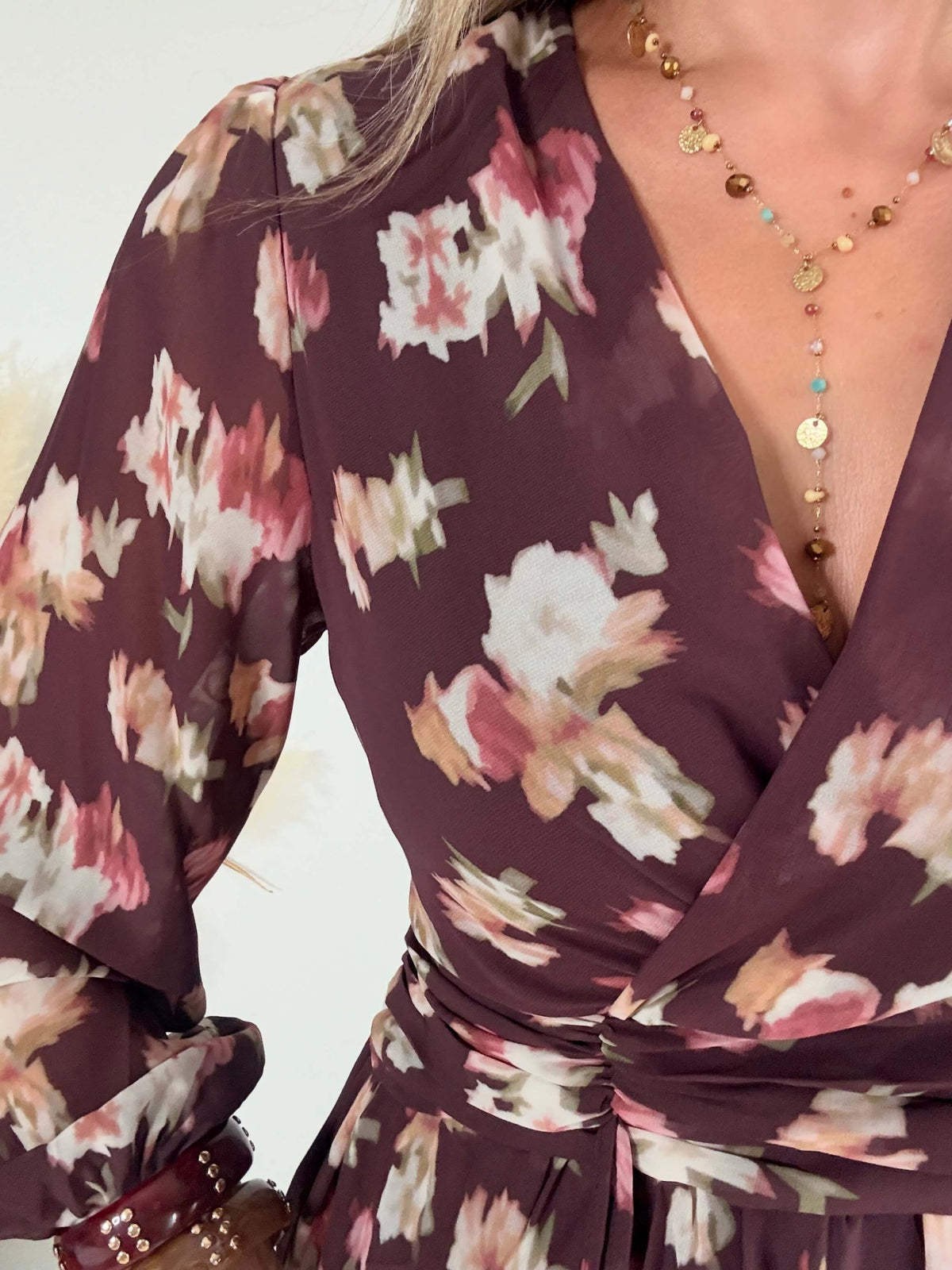 robe courte Louisa élégante imprimé fleuri aux tons bordeaux et rosés