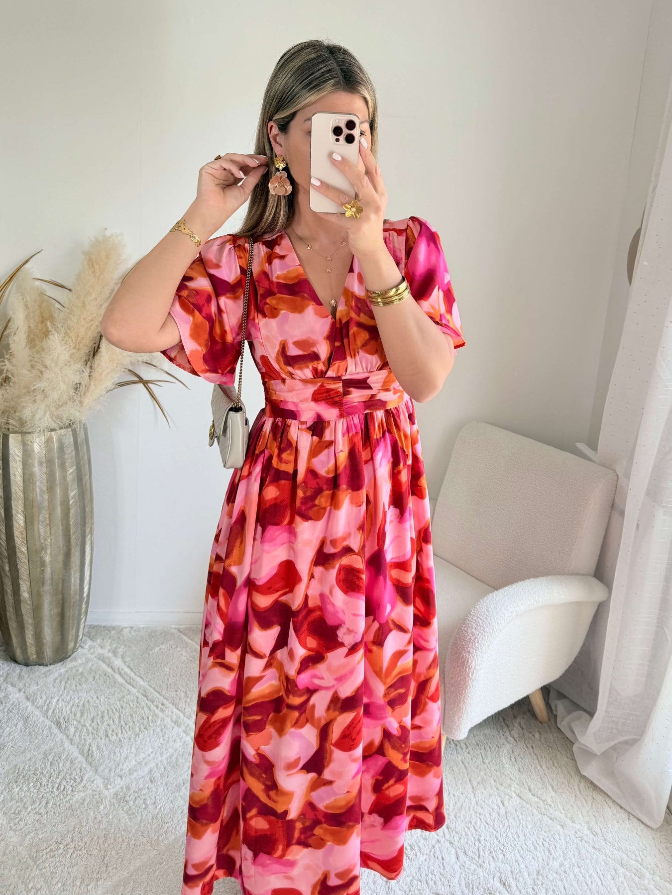 Robe Bianca longue imprimée rose fuchsia et rouge du S au 4XL avec manches fluides et coupe élégante.