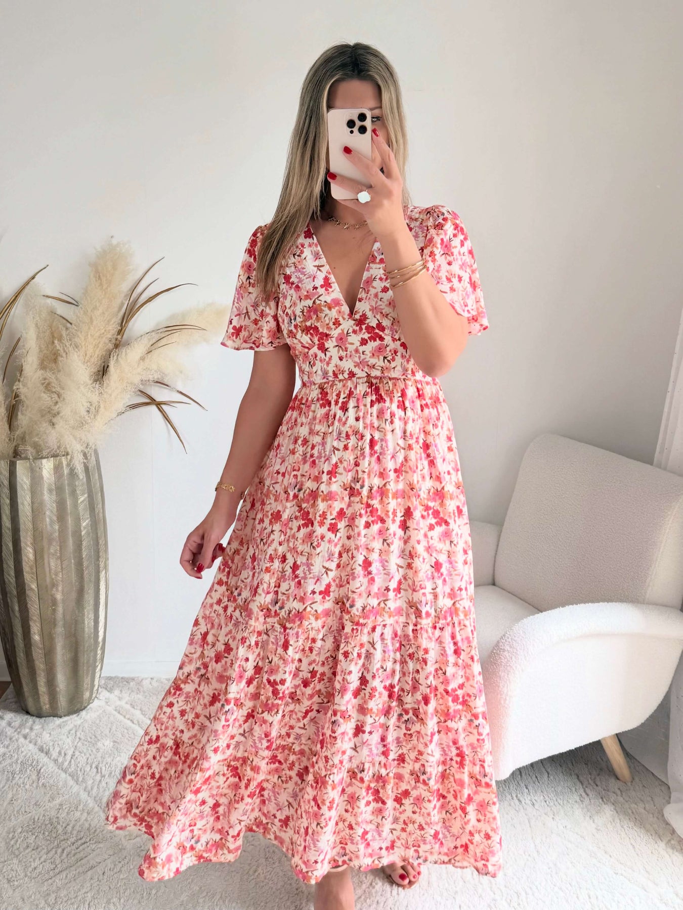 Robe longue fleurie rose Lyséa avec dos ouvert, manches fluides et coupe bohème chic du S au 4XL.