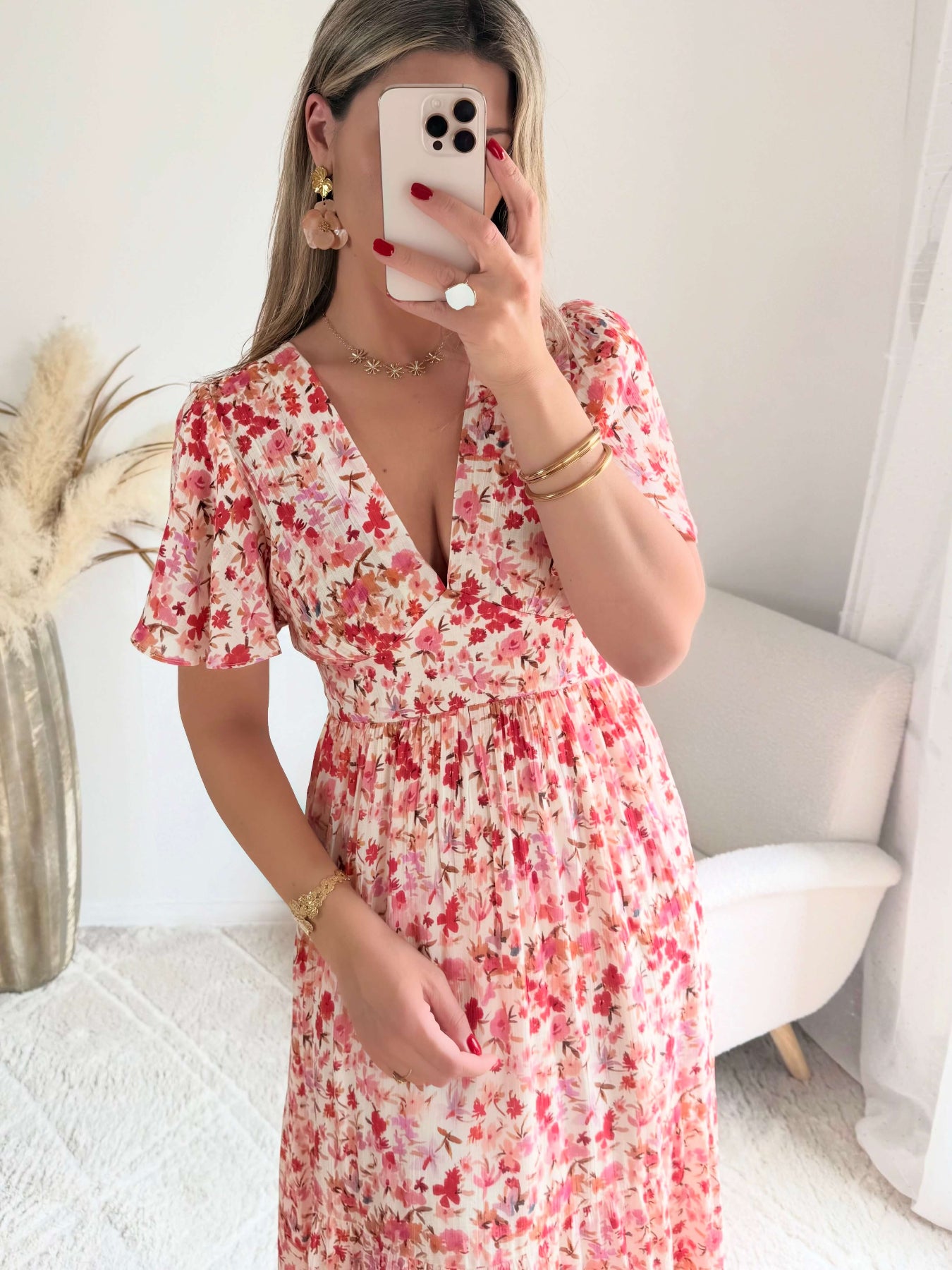 Robe longue fleurie rose Lyséa avec dos ouvert, manches fluides et coupe bohème chic du S au 4XL.