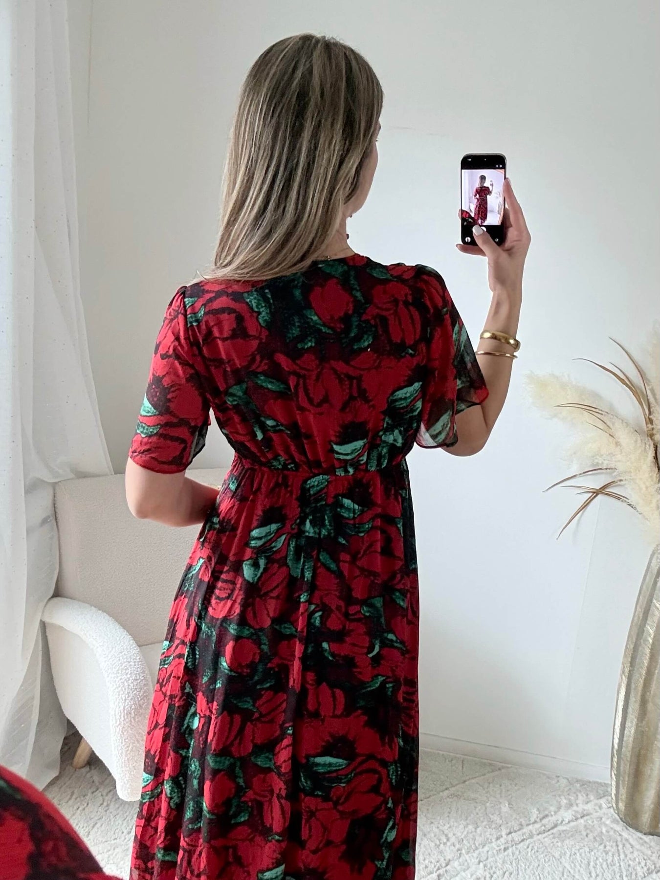 Robe Rosalia rouge fleurie fluide avec décolleté cache-cœur – robe longue élégante femme