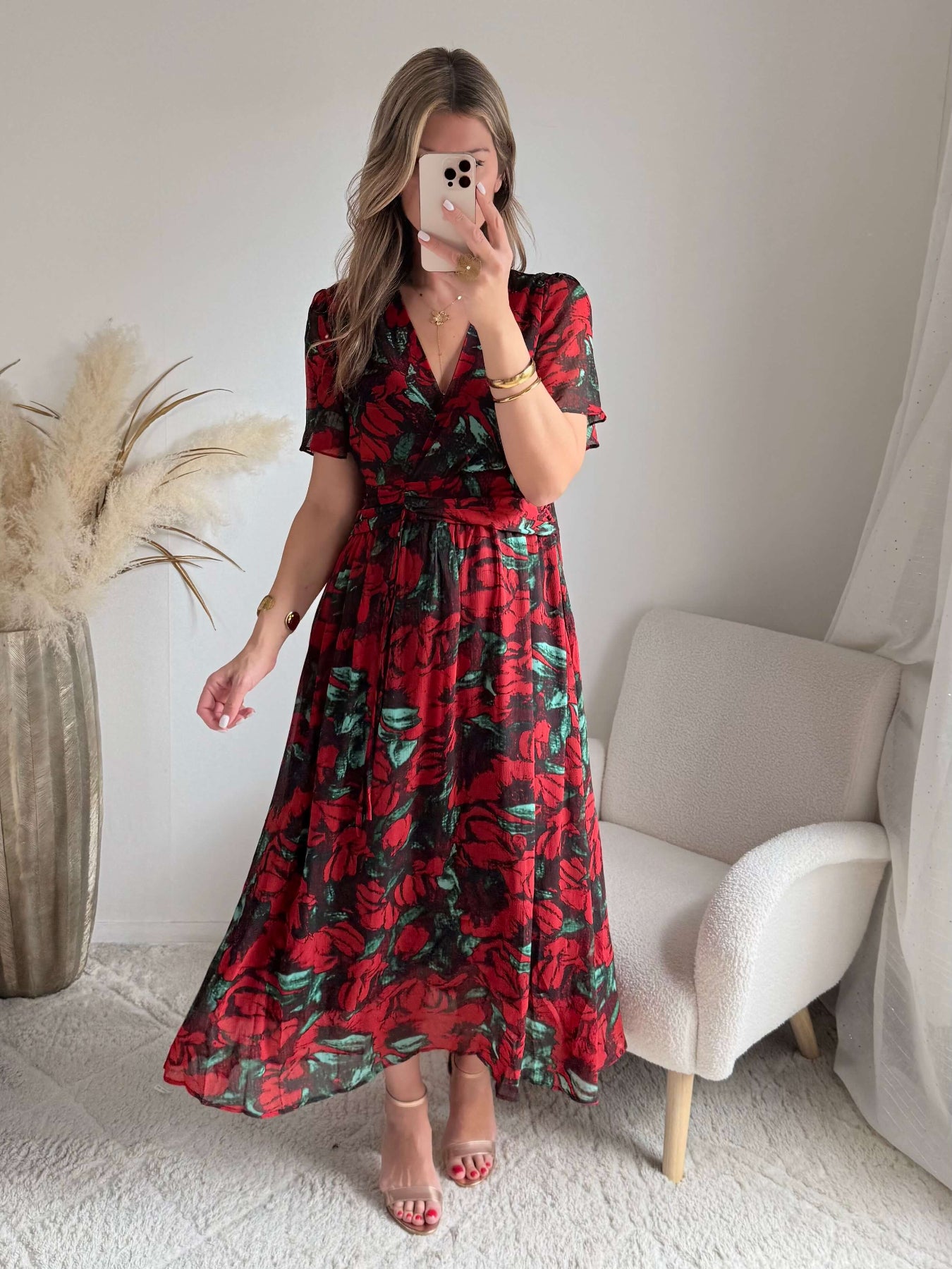 Robe Rosalia rouge fleurie fluide avec décolleté cache-cœur – robe longue élégante femme