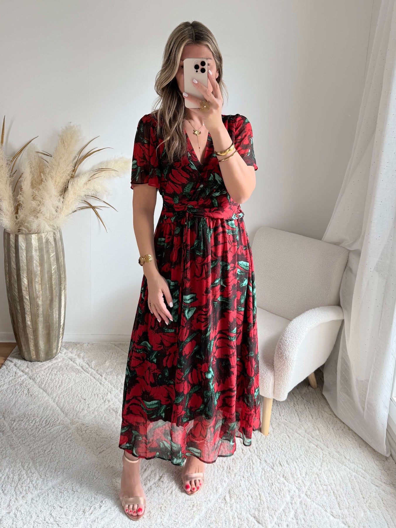 Robe Rosalia rouge fleurie fluide avec décolleté cache-cœur – robe longue élégante femme