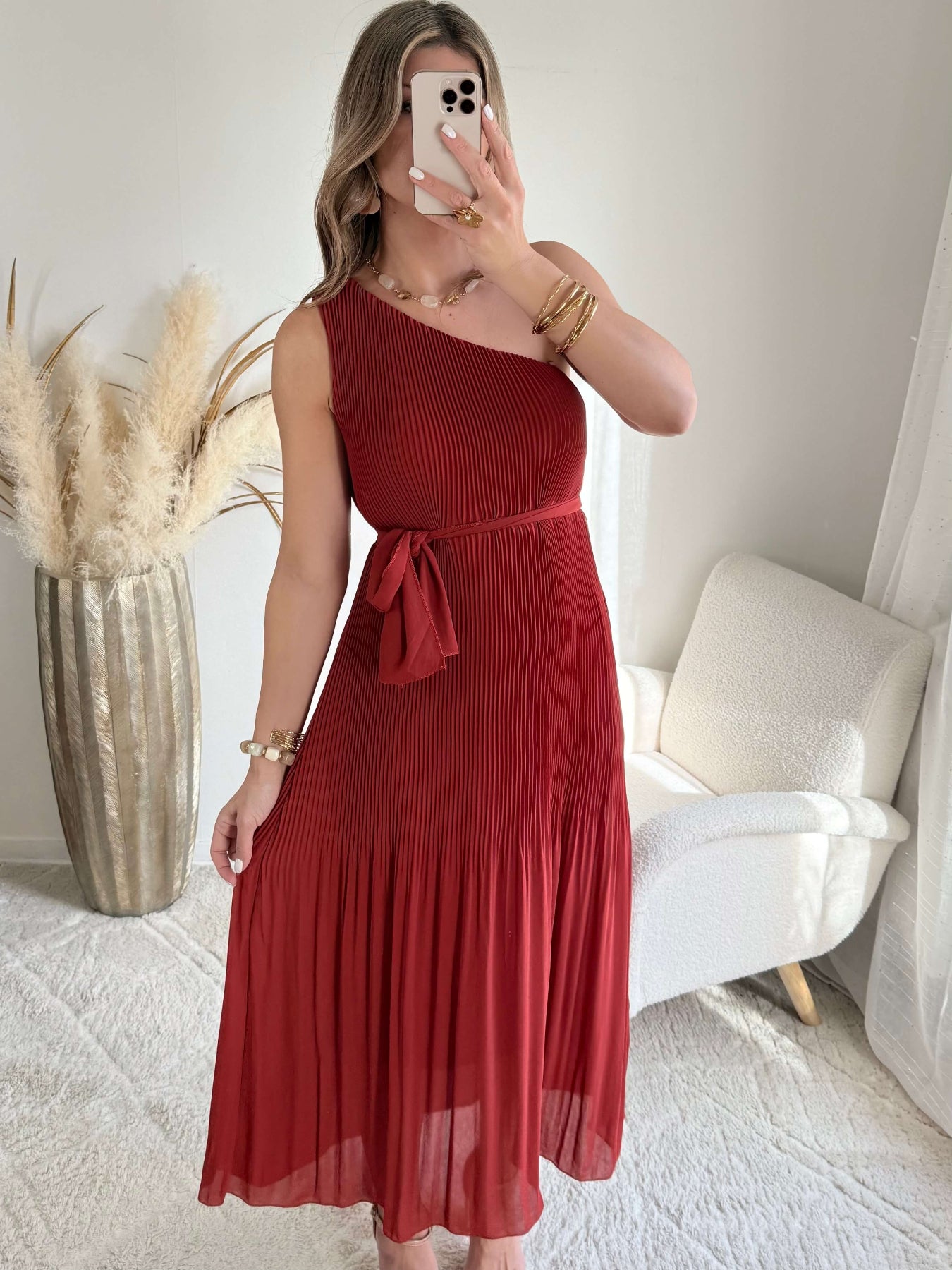 Robe longue plissée terracotta une épaule robe fluide élégante femme cérémonie soirée chic