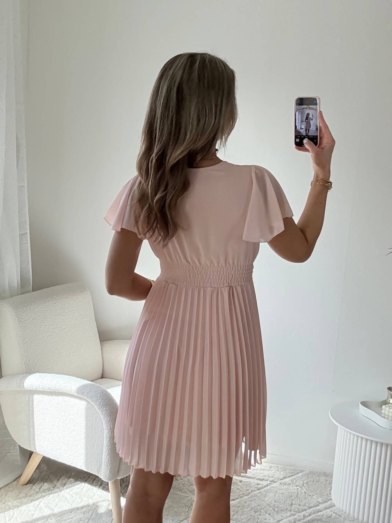 Robe plissée rose pâle - Louane