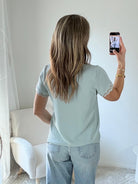 Blouse bleue vert détail dentelle