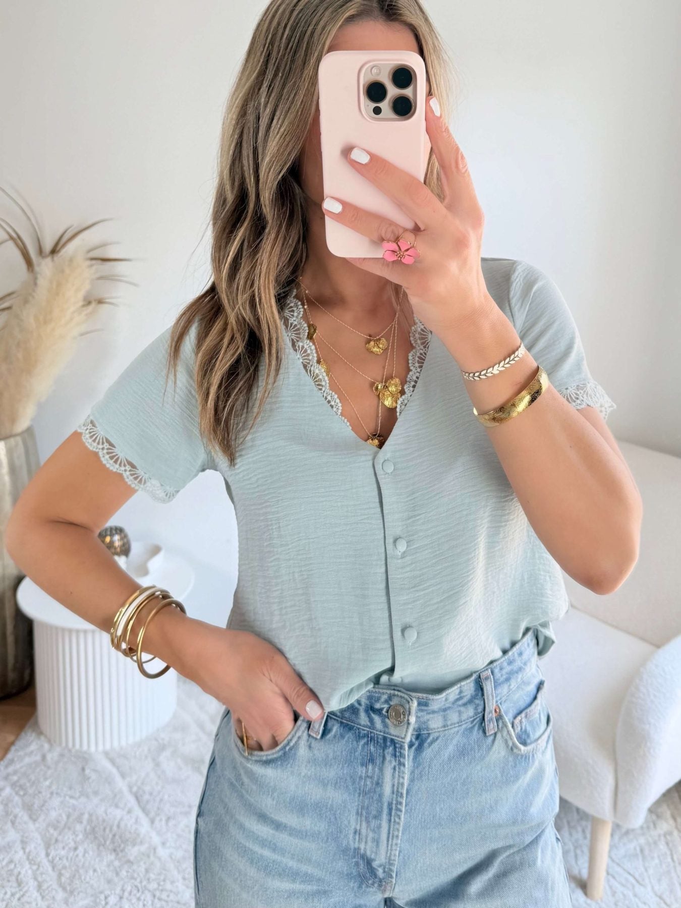 Blouse bleue vert détail dentelle