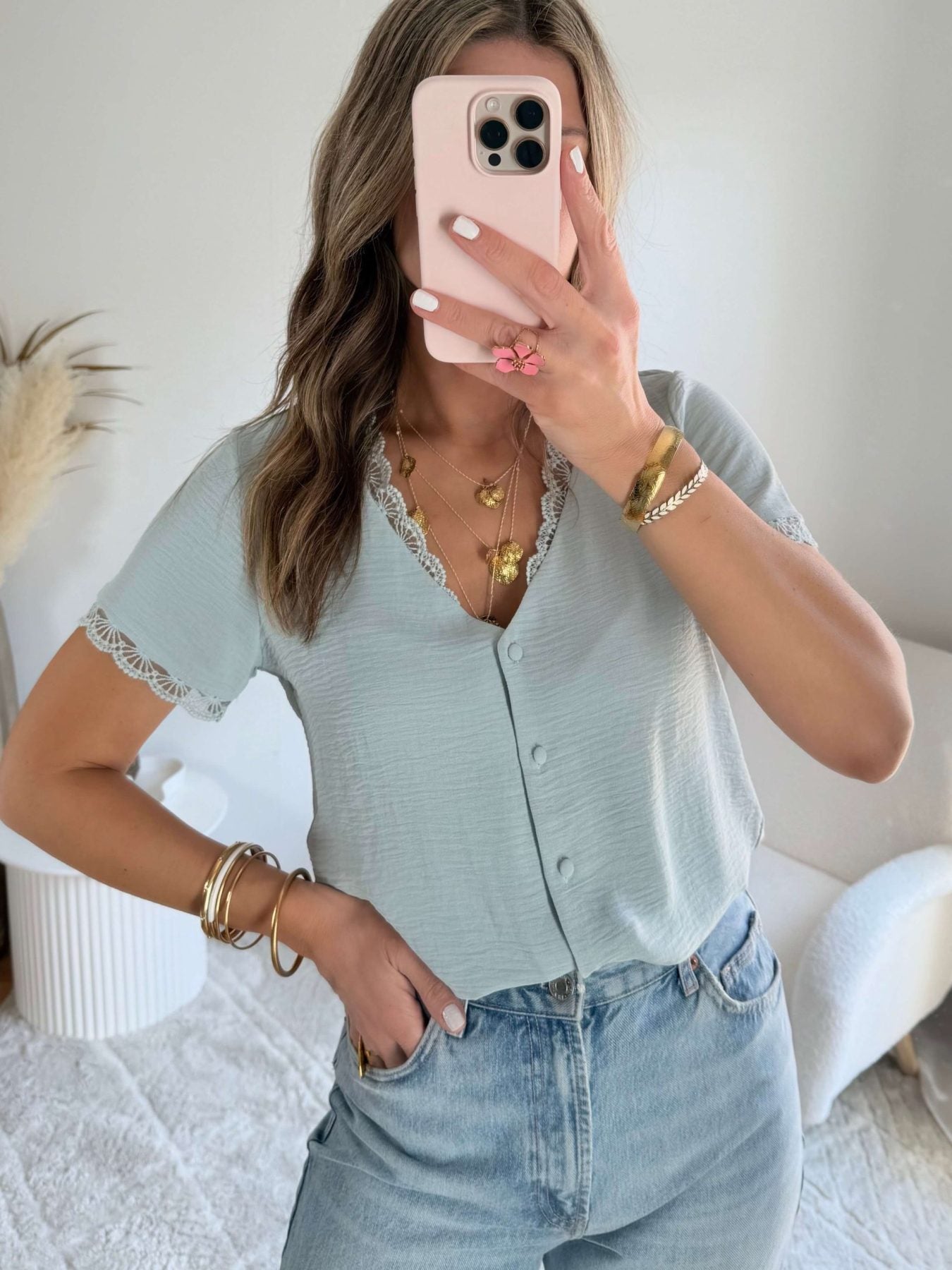 Blouse bleue vert détail dentelle