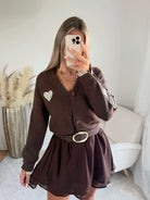 Cardigan marron Colette à cœurs léopard, disponible du 36 au 46