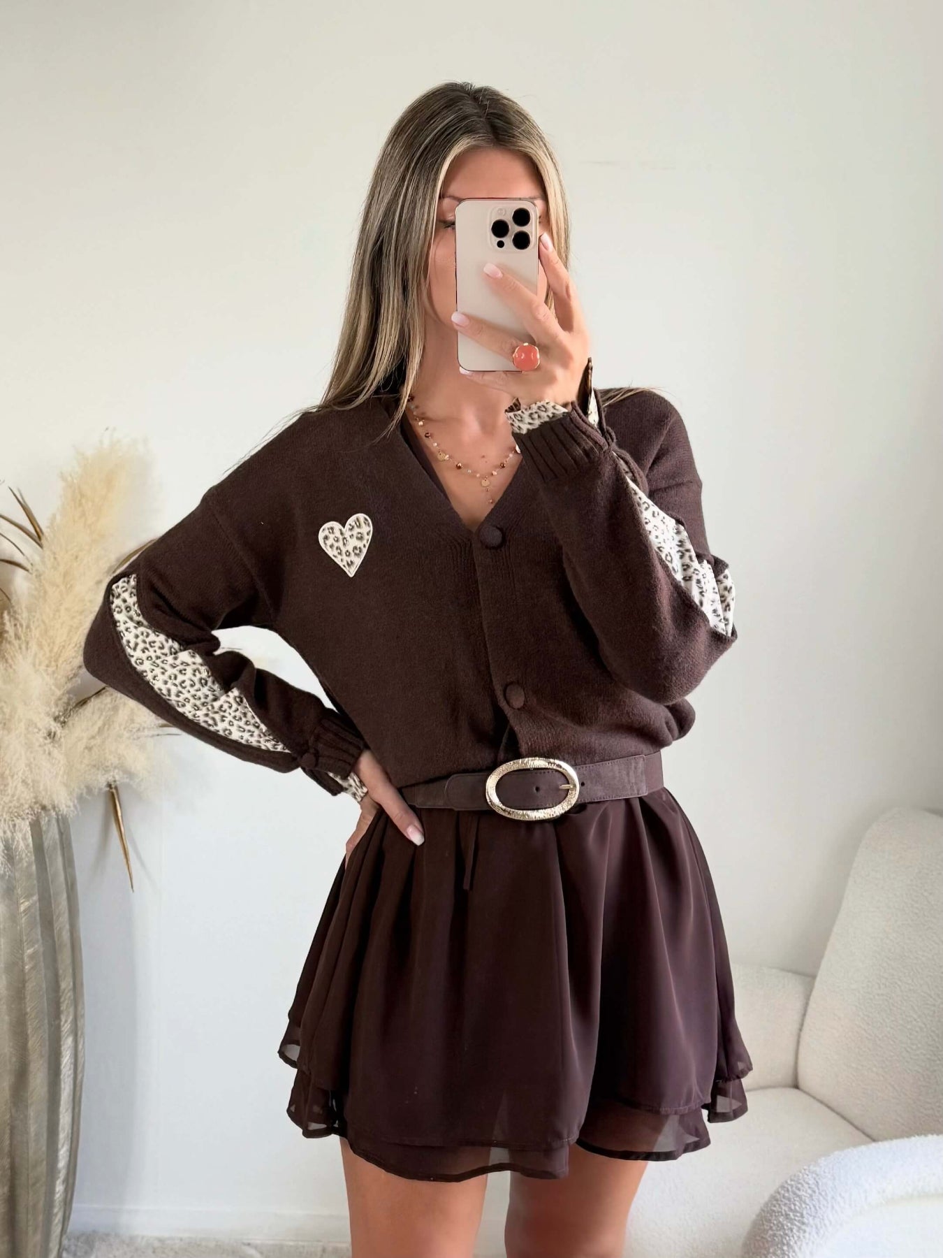 Cardigan marron Colette à cœurs léopard, disponible du 36 au 46