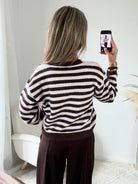 Cardigan rose à rayures et boutons Octave, disponible du S au 4XL