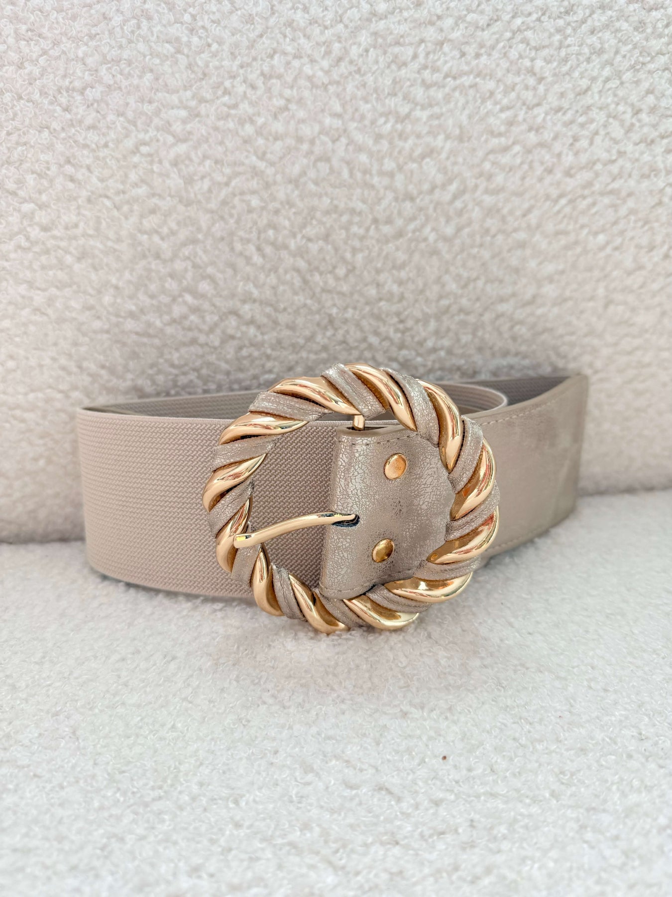 Ceinture dorée élastique femme grande taille avec boucle torsadée chic