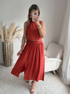 Ensemble haut et jupe Lola rouille - haut fluide sans manches et jupe fendue taille élastique 