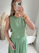 Ensemble femme vert sauge Lola avec haut fluide et jupe midi taille élastique 