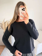 Pull noir Ezra avec dos croisé ouvert et empiècement en dentelle fleurie