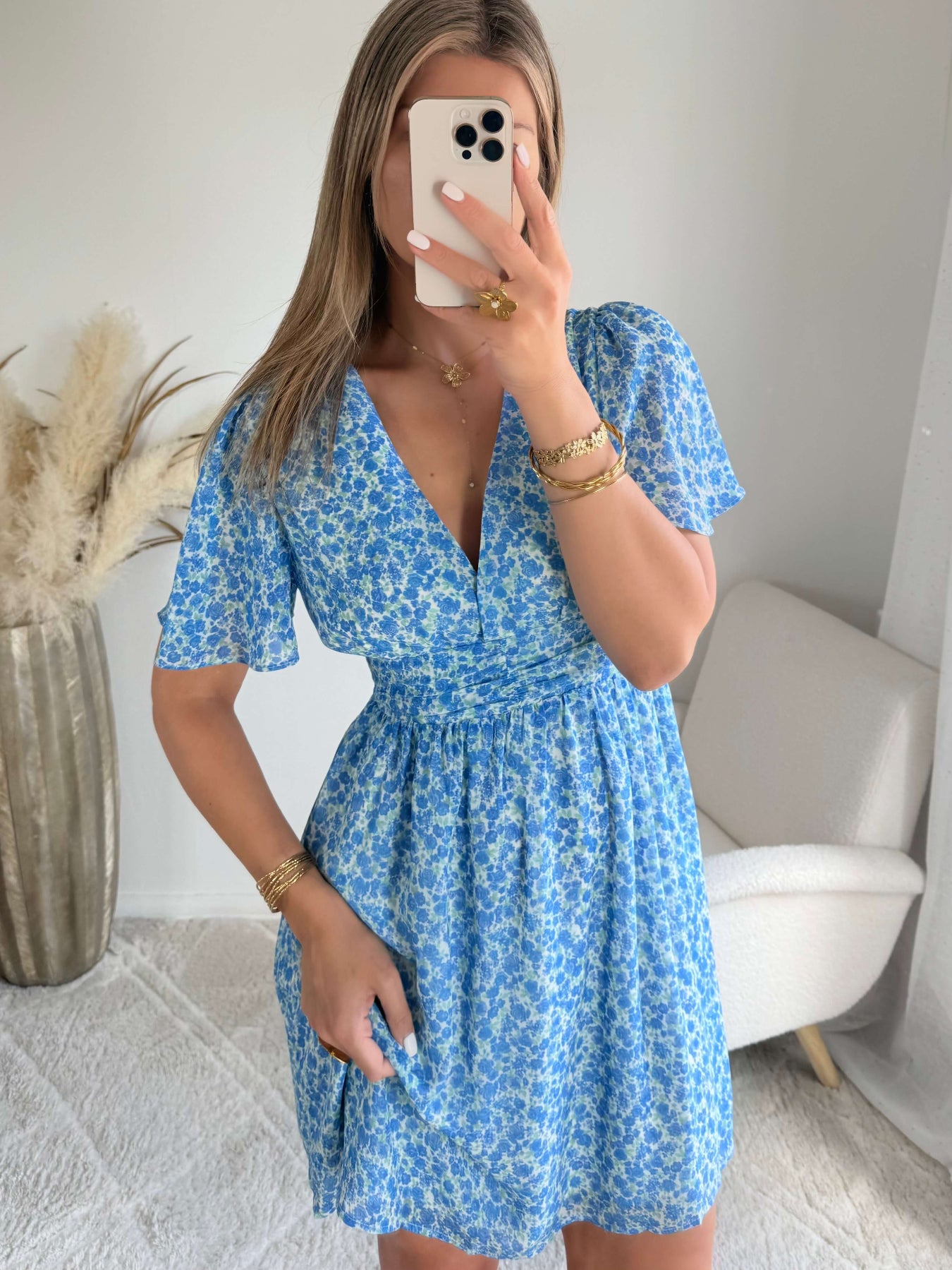 Robe courte imprimée bleue Léna coupe fluide décolleté V manches courtes Easy Dressing