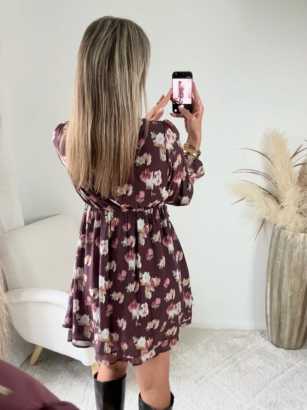 robe courte Louisa élégante imprimé fleuri aux tons bordeaux et rosés