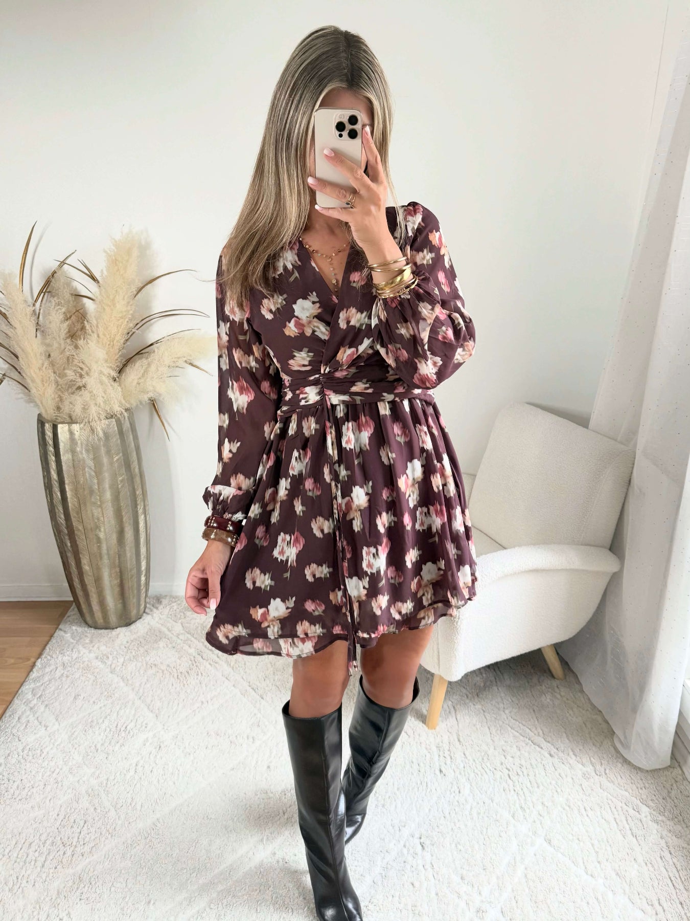 robe courte Louisa élégante imprimé fleuri aux tons bordeaux et rosés