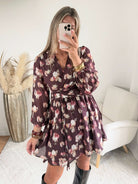 robe courte Louisa élégante imprimé fleuri aux tons bordeaux et rosés