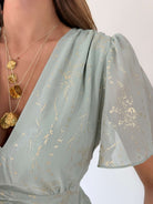 Robe dos nu verte dorée - Jeanne