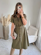 Robe chemise kaki coupe midi taille marquée élégante du 36 au 50 Easy Dressing