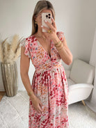 Robe longue fluide imprimée rose Avery décolleté V taille marquée Easy Dressing