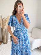Robe longue bleue - Lyana du S au 4XL manches fluides et décolleté croisé
