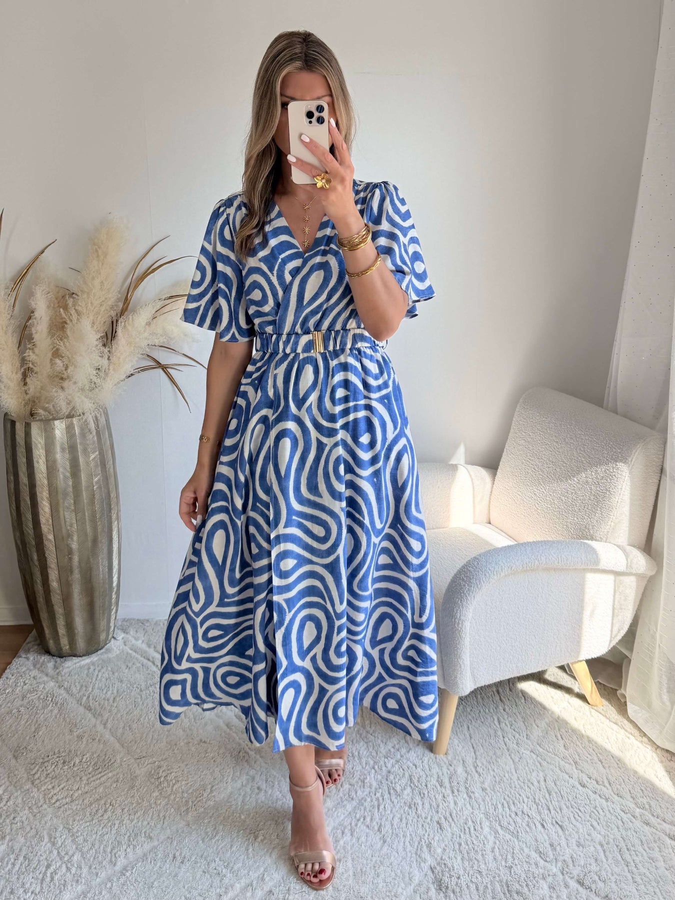 Robe longue bleue imprimé graphique fendue femme avec manches courtes et taille marquée