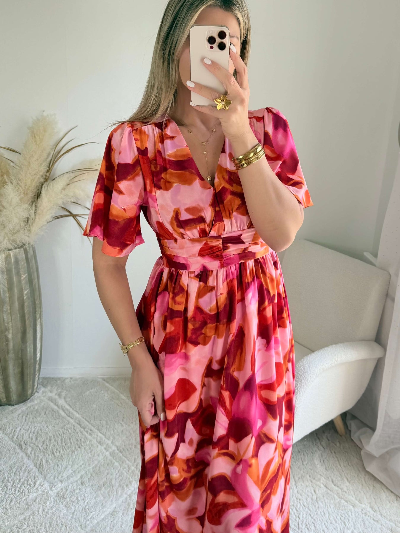 Robe Bianca longue imprimée rose fuchsia et rouge du S au 4XL avec manches fluides et coupe élégante.