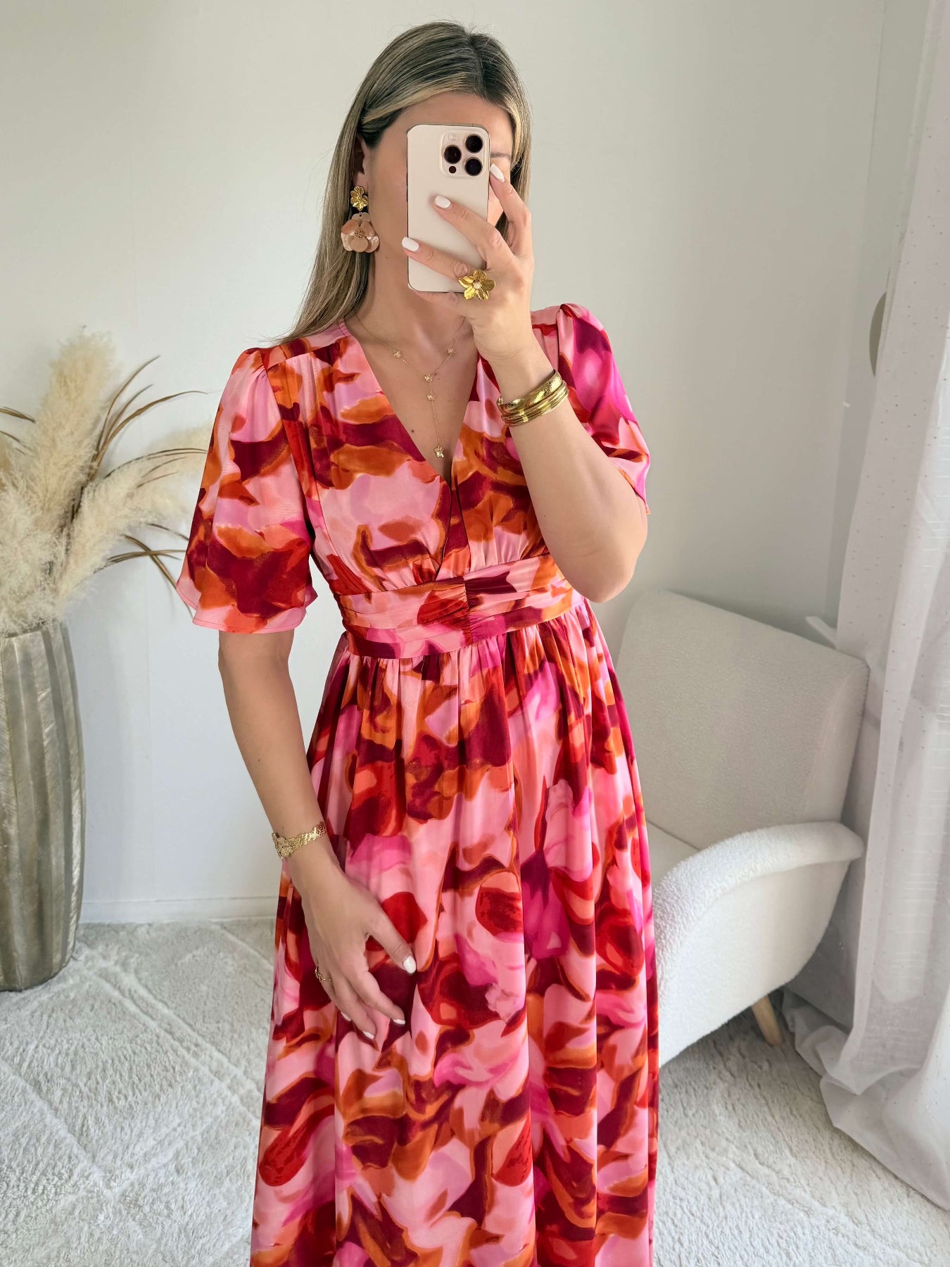 Robe Bianca longue imprimée rose fuchsia et rouge du S au 4XL avec manches fluides et coupe élégante.
