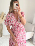 Robe longue rose imprimée bohème Giulietta avec manches fluides et décolleté cache-cœur du S au 4XL.