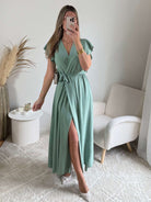 Robe fendue vert sauge