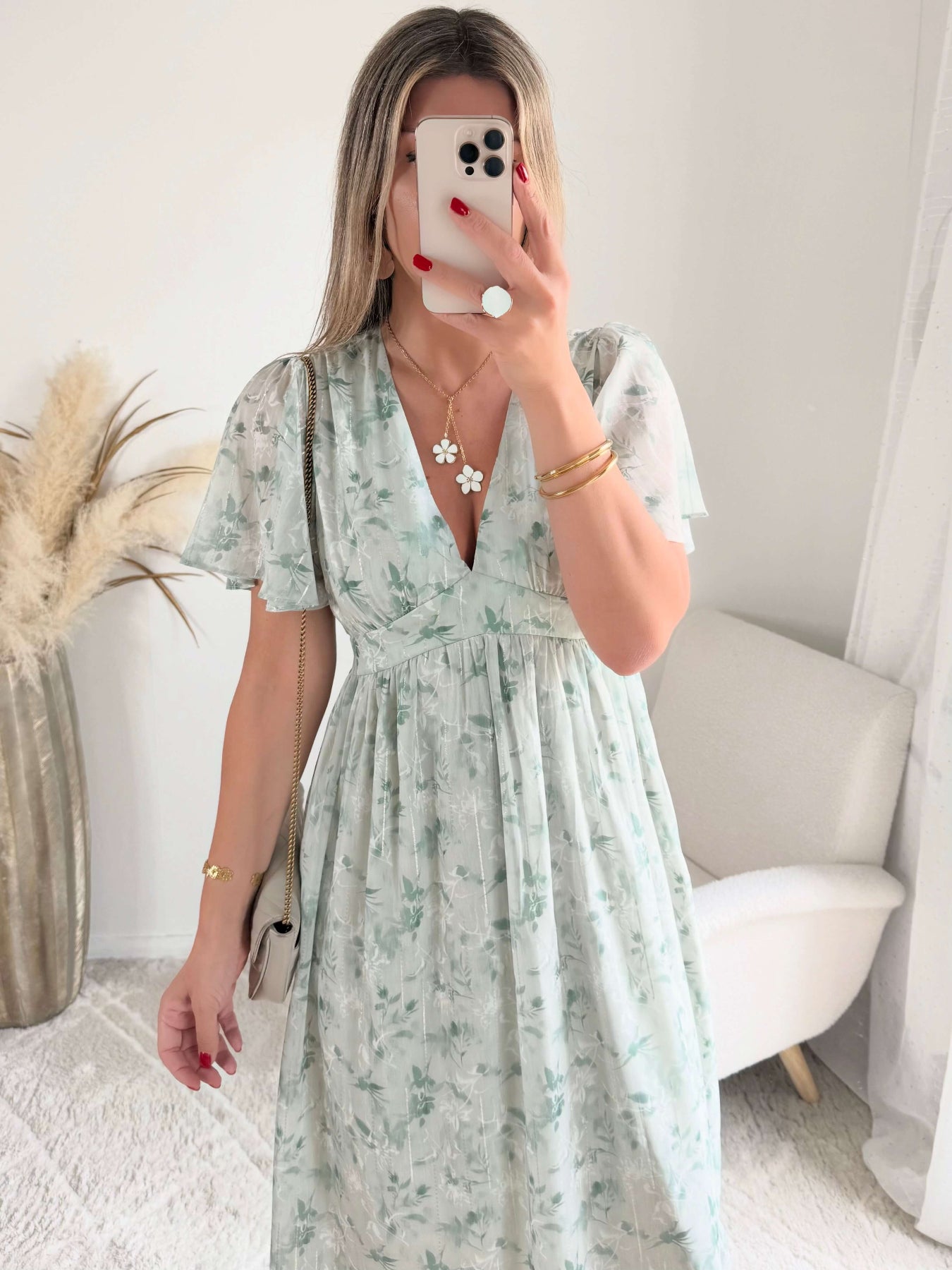 Robe longue rvert sauge clair fleurie Naëlle avec manches fluides et décolleté cache-cœur du S au 4XL.