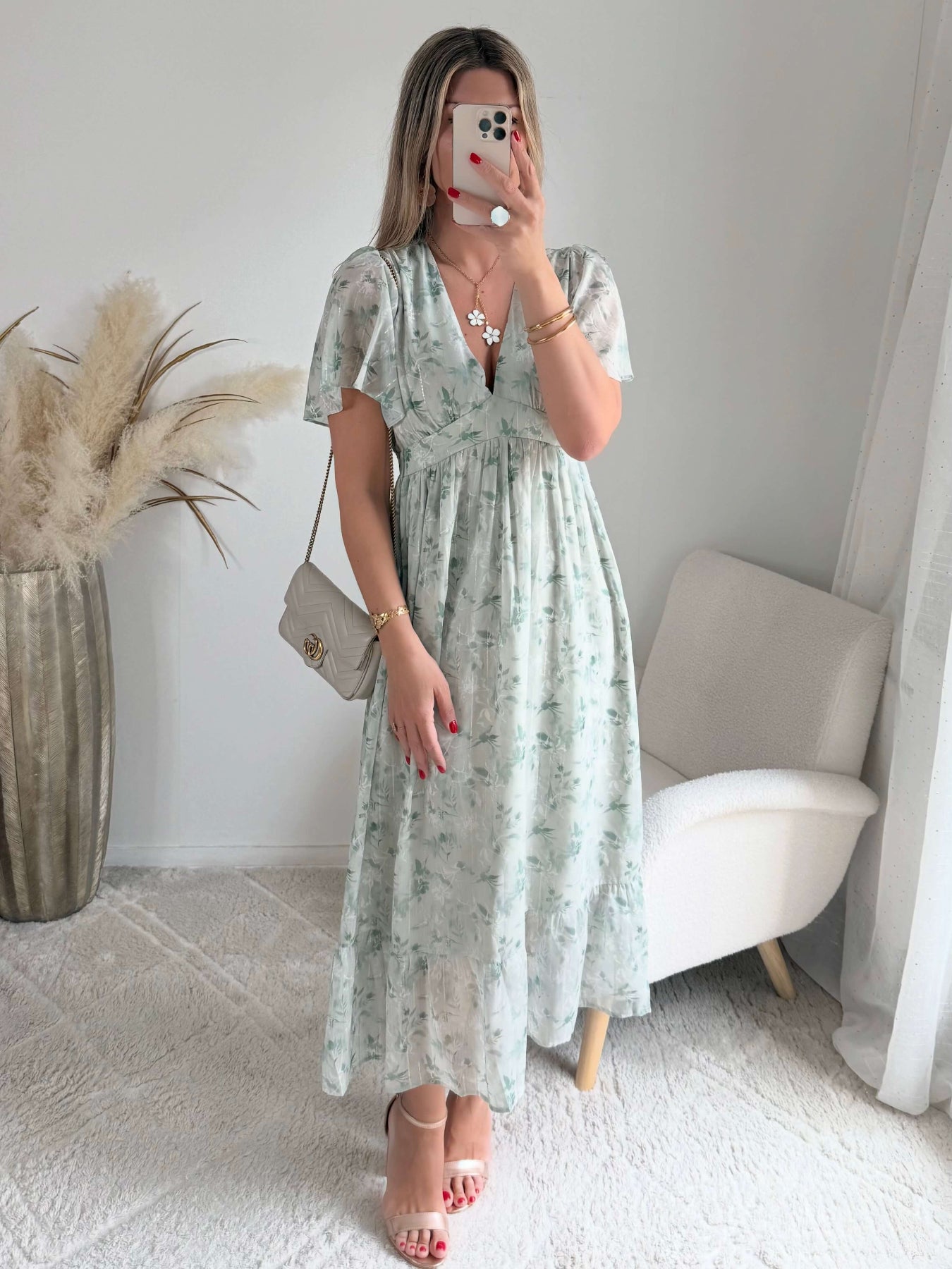 Robe longue rvert sauge clair fleurie Naëlle avec manches fluides et décolleté cache-cœur du S au 4XL.