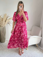 Robe longue Guilia imprimée rose, coupe fluide avec décolleté en V et manches courtes Easy Dressing