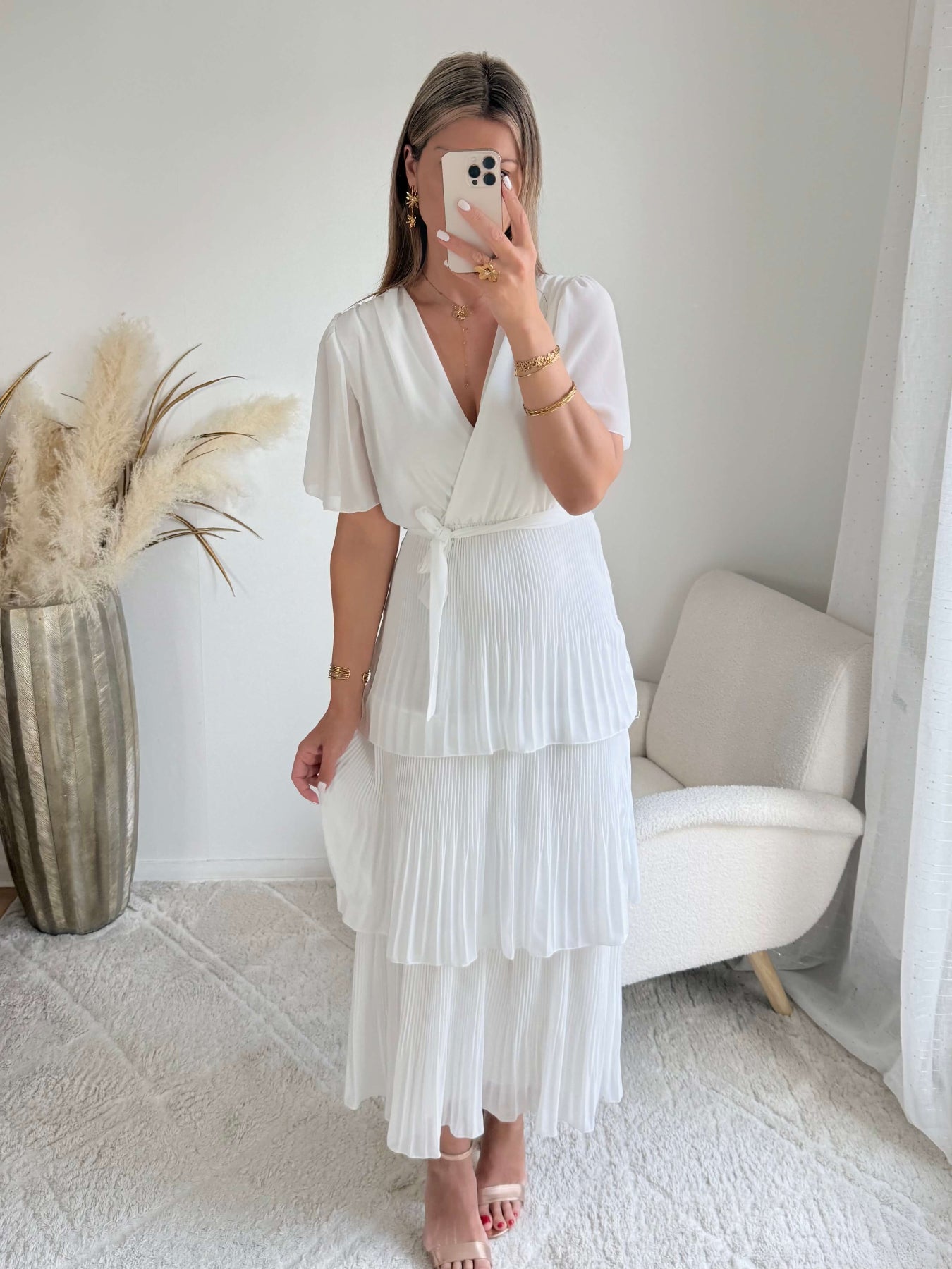 Robe blanche plissée Camélia coupe portefeuille manches courtes élégante fluide Easy Dressing