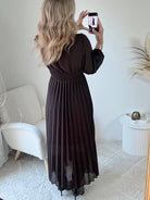 Robe longue plissée marron foncé - Diane