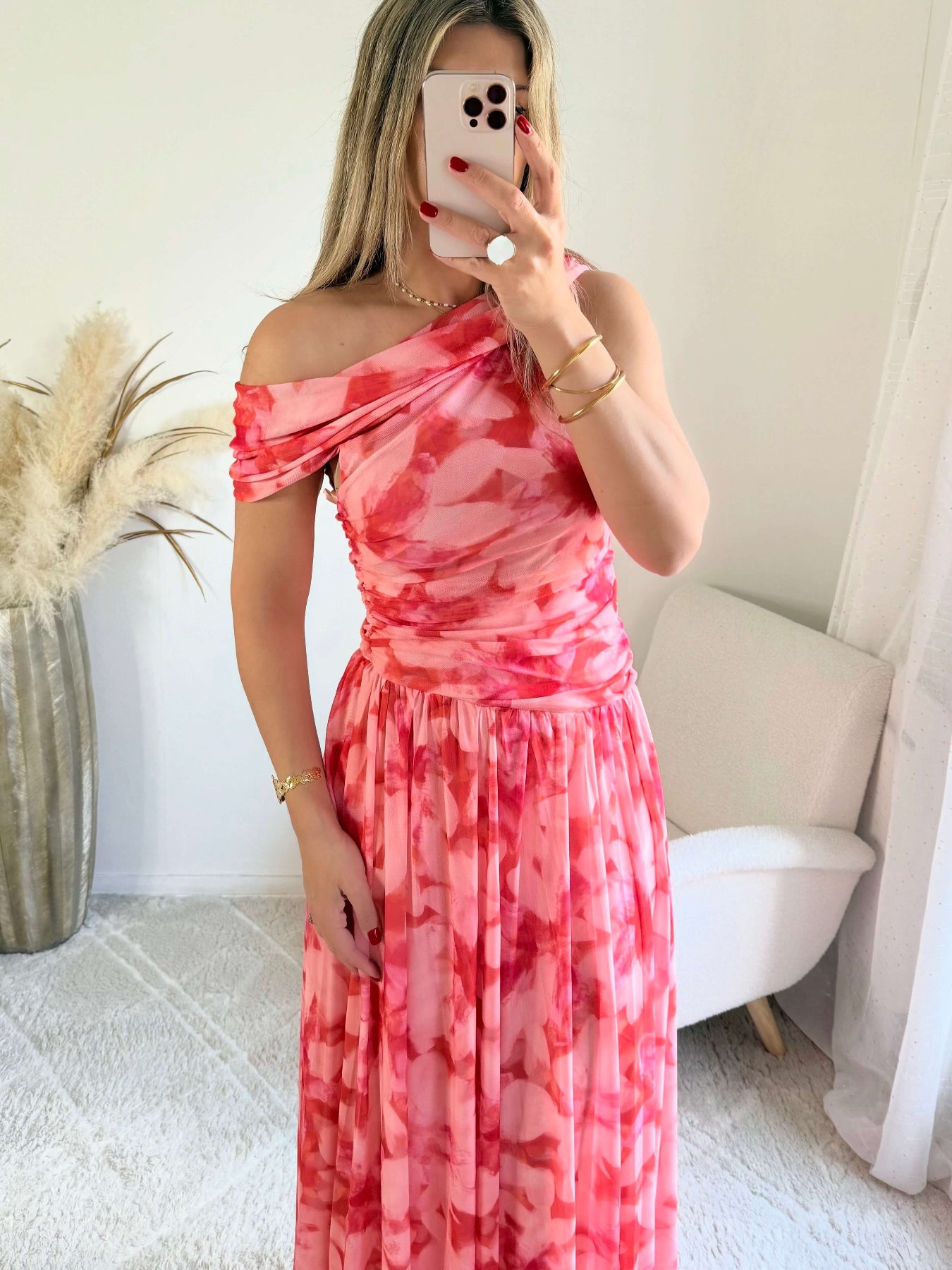 Robe longue rose imprimée asymétrique Valencia avec jupe fluide plissée
