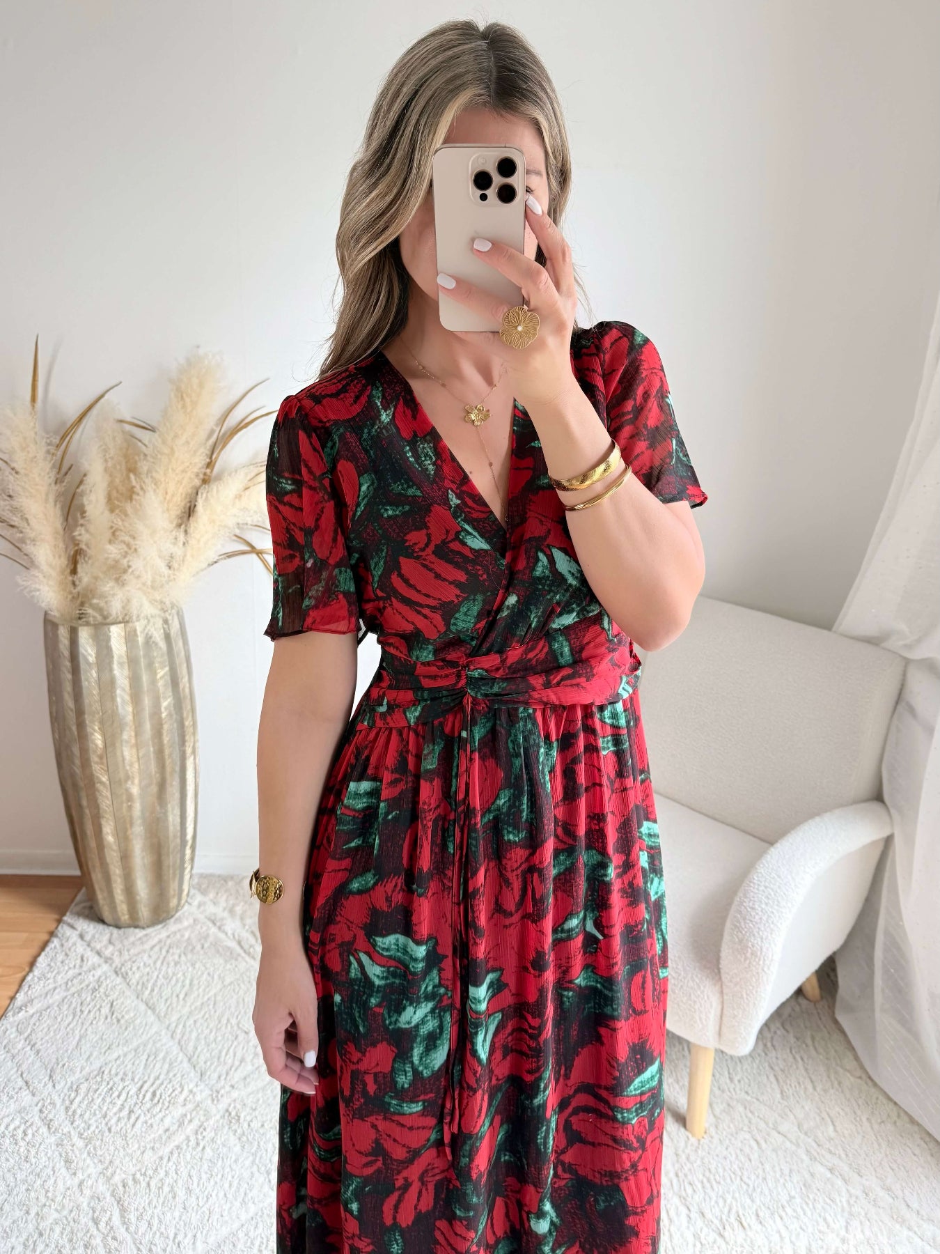 Robe Rosalia rouge fleurie fluide avec décolleté cache-cœur – robe longue élégante femme