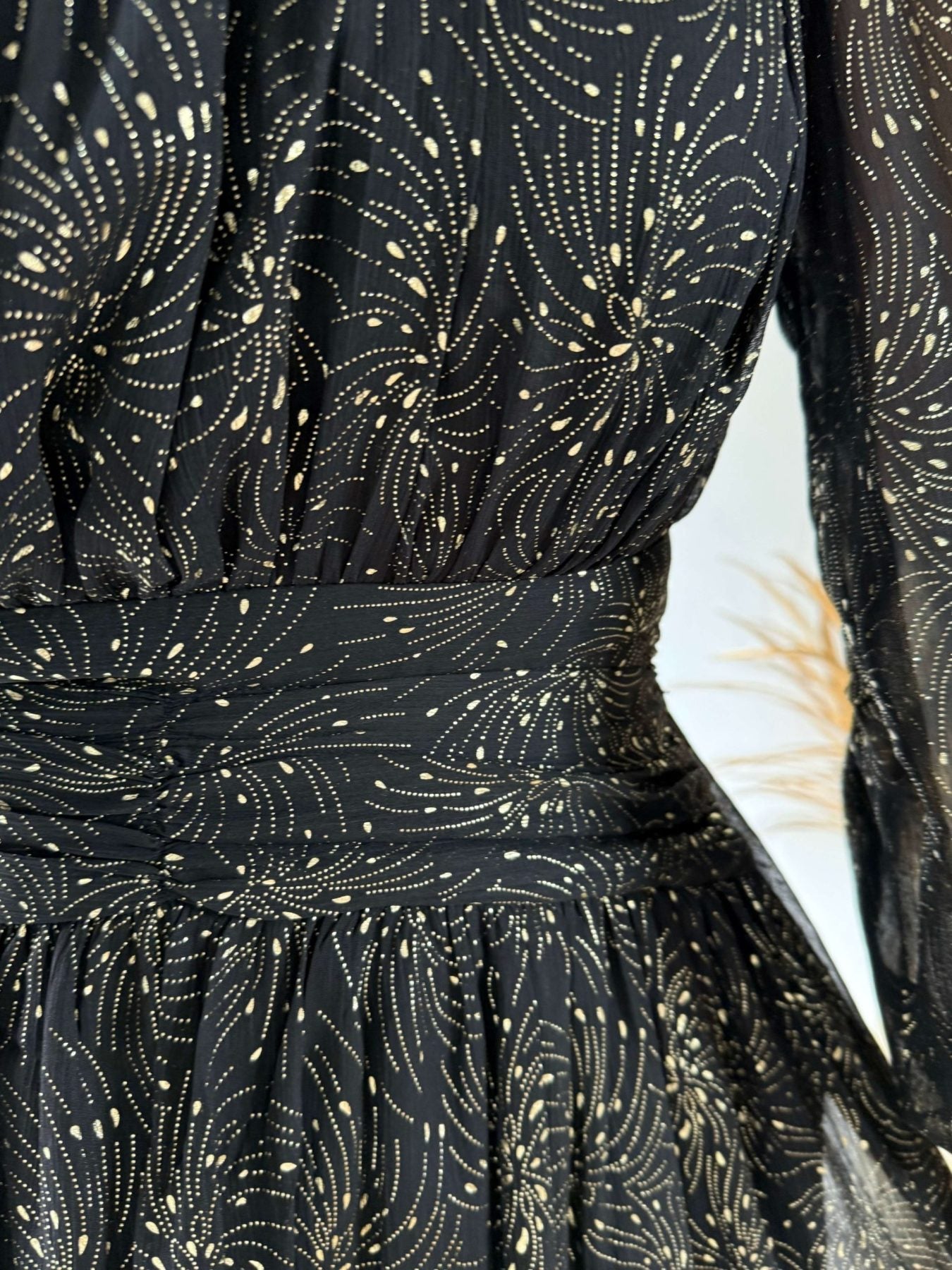 Robe noire dorée - Aya