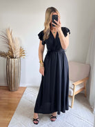 Robe noire fendue